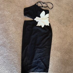 Avec Les Filles Elegant Black Dress with Pearl Accents